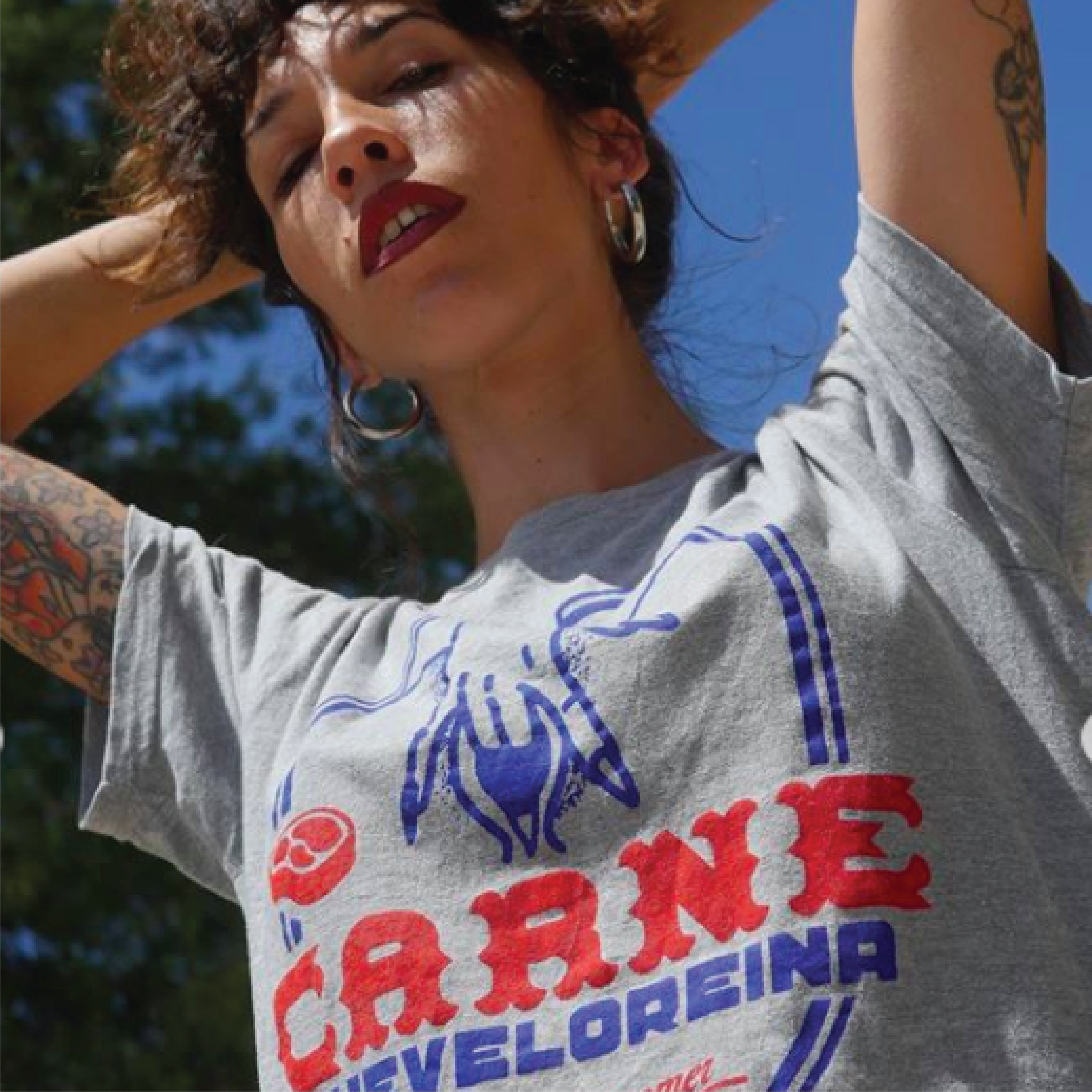 Mueveloreina ✶ Camiseta "Carne"