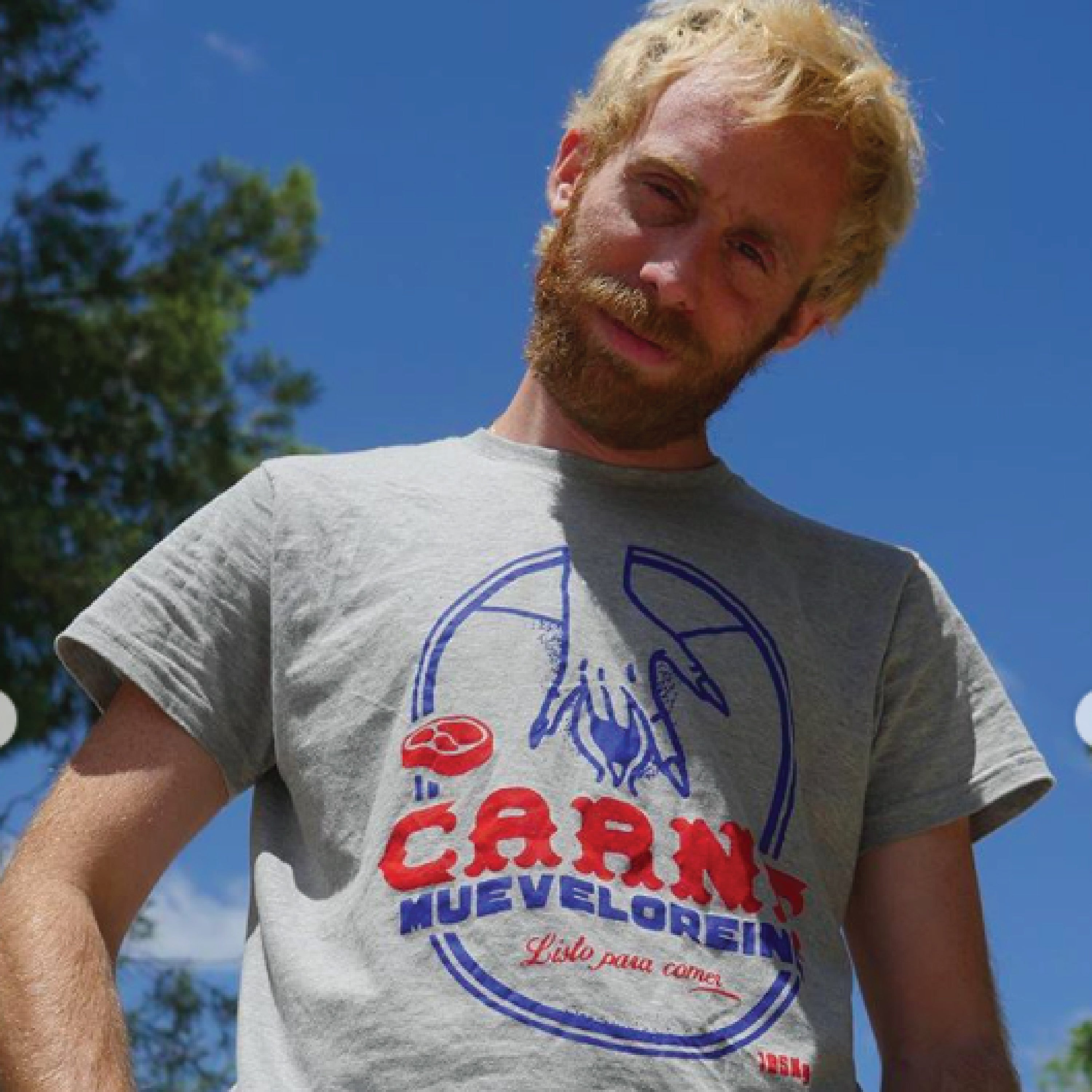 Mueveloreina ✶ Camiseta "Carne"